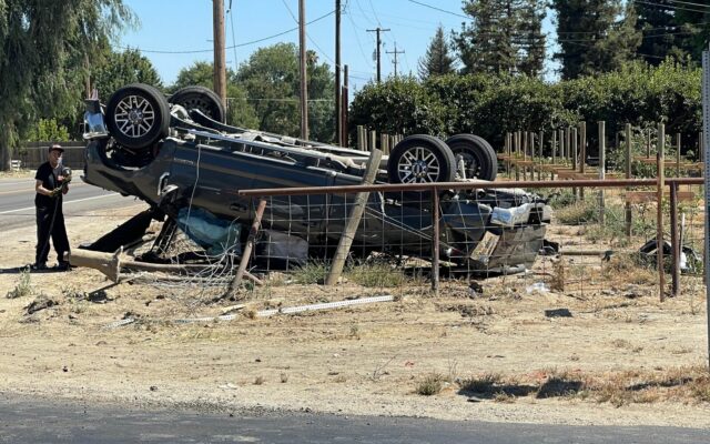 Car Crash Leaves Three People Injured in Northwest Bakersfield