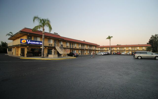 Two Shot at South Bakersfield Motel