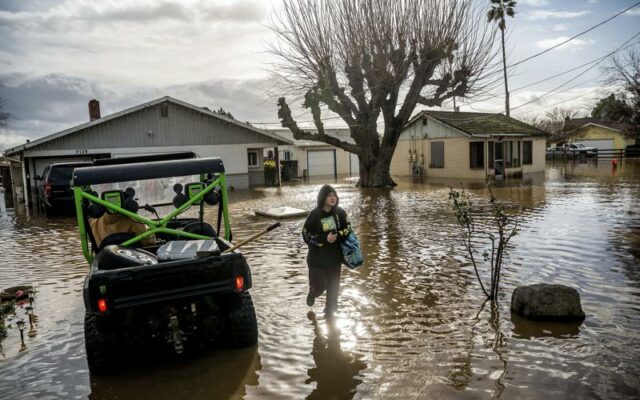 Storm-ravaged California scrambles to clean up .